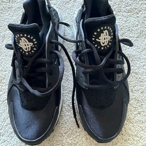 Nike Black Air Huarache